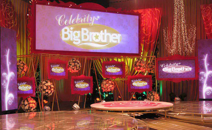 Glad yard random blanket feeding